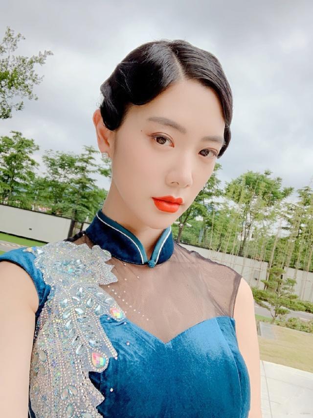 霓虹低语