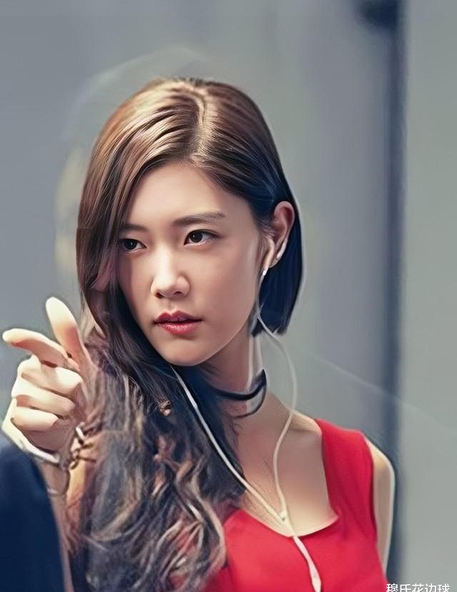 手枪与红唇